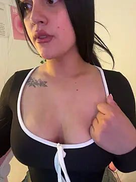 Snapshot of violet-333 chatting on 01/31/26, 07:11 violet-333 online show from 01/31/26, 07:11