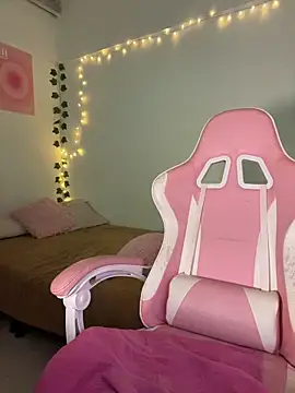 Snapshot of violet-333 chatting on 02/13/26, 02:24 violet-333 online show from 02/13/26, 02:24