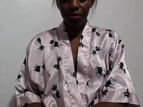 black   ghodess online show from 11/12/25, 09:58