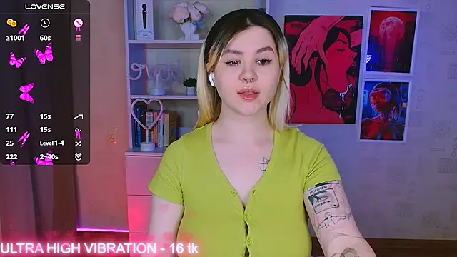 cutie mili online show from 02/13/25, 01:40