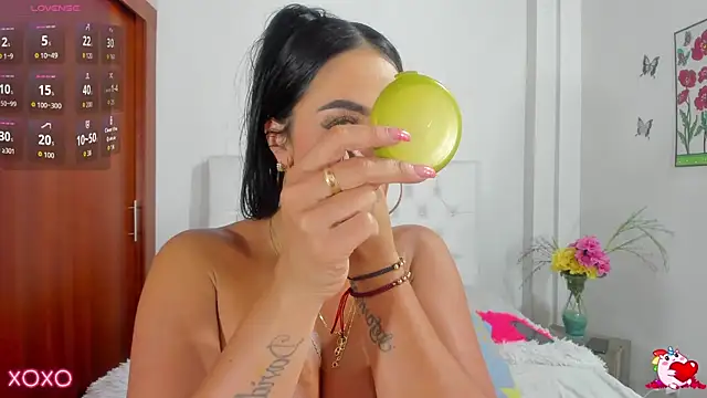 VenussVega online show from 11/19/25, 04:40