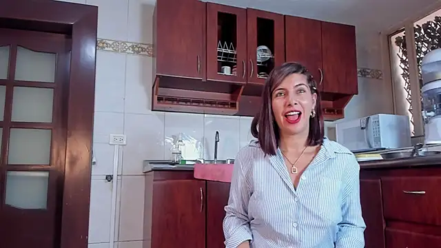 scarlett moore online show from 11/10/25, 02:38