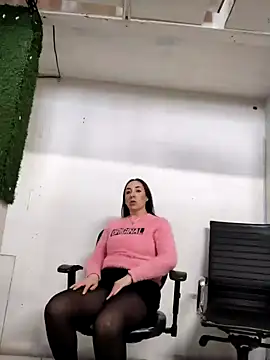 Snapshot of Mia_Novikov chatting on 02/10/25, 11:02 Mia Novikov online show from 02/10/25, 11:02