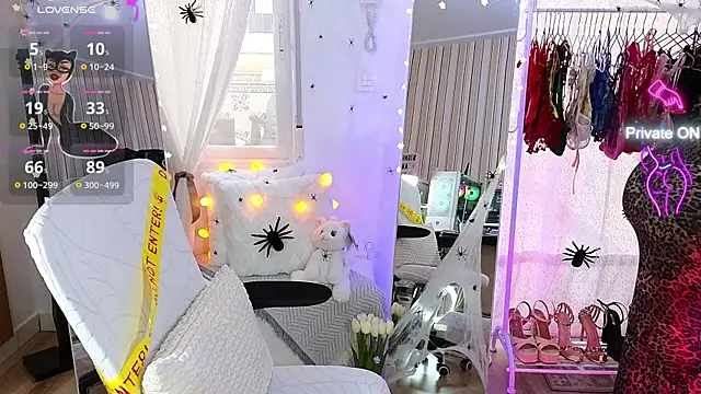 Tawny cox online show from 10/04/25, 07:39