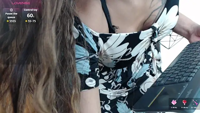 hilary rodriguez online show from 11/21/25, 07:34