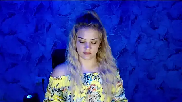 Snapshot of nika_gold1 chatting on 06/15/26, 02:52 nika gold1 online show from 06/15/26, 02:52