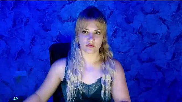 Snapshot of nika_gold1 chatting on 07/08/26, 05:17 nika gold1 online show from 07/08/26, 05:17
