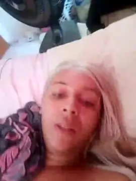 transgirl26 online show from 12/17/25, 10:21