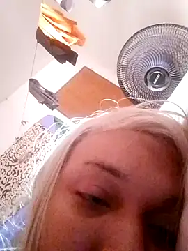 transgirl26 online show from 12/18/25, 10:21