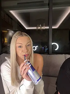 SexOnMyLvL online show from 04/15/26, 08:20