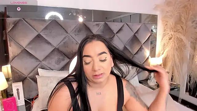 sofhiaa adaams online show from 11/18/25, 09:30