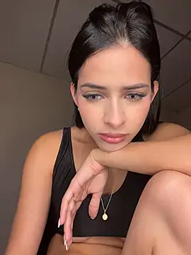 violetta-brown1 online show from 04/11/26, 12:37