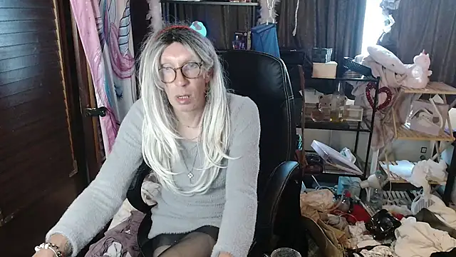 Ombeline1 online show from 09/16/25, 05:03