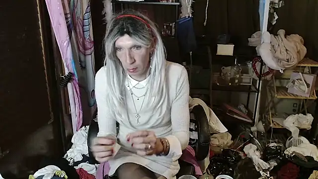 Ombeline1 online show from 09/27/25, 05:51