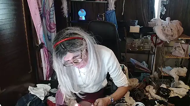 Ombeline1 online show from 09/28/25, 05:57