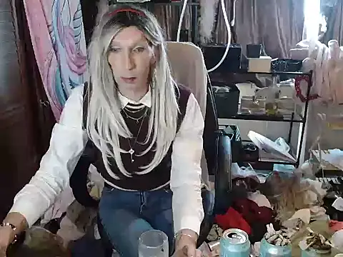 Ombeline1 online show from 10/20/25, 08:15