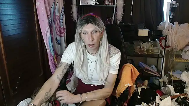 Ombeline1 online show from 10/22/25, 04:29