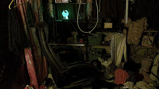 Ombeline1 online show from 11/10/25, 11:15