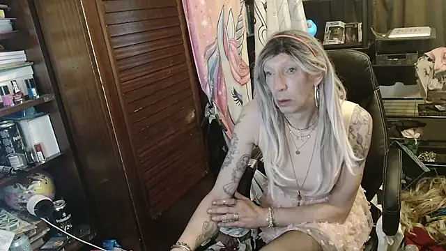 Ombeline1 online show from 04/11/26, 05:56