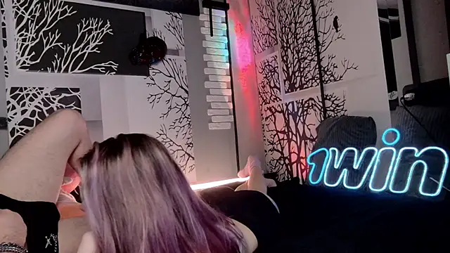 niki7377 online show from 02/21/25, 04:26