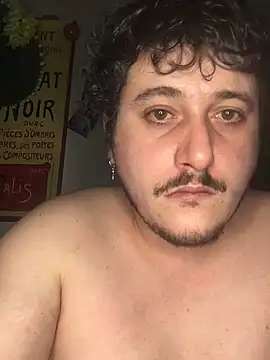 Snapshot of Daminou28 chatting on 12/04/24, 12:30 Daminou28 online show from 12/04/24, 12:30