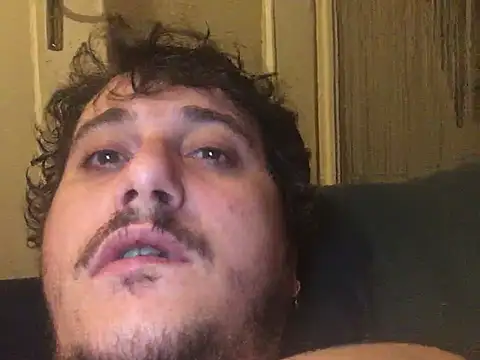 Snapshot of Daminou28 chatting on 01/08/25, 02:25 Daminou28 online show from 01/08/25, 02:25