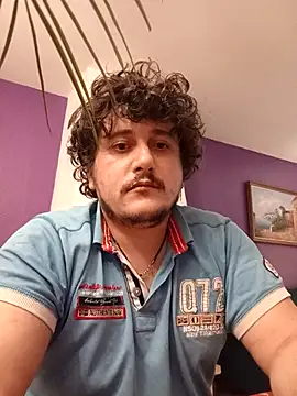 Snapshot of Daminou28 chatting on 09/20/25, 02:23 Daminou28 online show from 09/20/25, 02:23