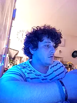 Snapshot of Daminou28 chatting on 10/21/25, 09:59 Daminou28 online show from 10/21/25, 09:59