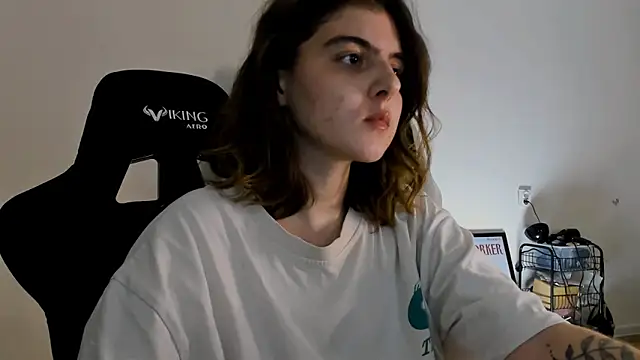 emmamurrr online show from 12/23/24, 07:20