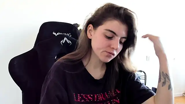 emmamurrr online show from 09/11/25, 10:04