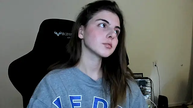 emmamurrr online show from 11/12/25, 02:50