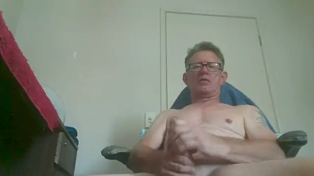 Snapshot of butseriouslykahnt chatting on 01/22/25, 12:48 butseriouslykahnt online show from 01/22/25, 12:48