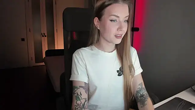 Midnight Mi online show from 09/24/25, 03:15