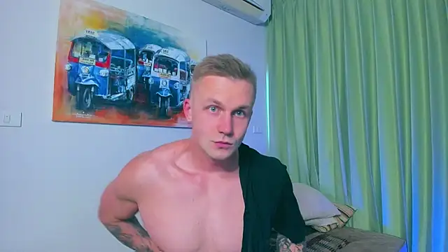 Snapshot of Samuel_Andrew chatting on 12/15/24, 03:34 Samuel Andrew online show from 12/15/24, 03:34