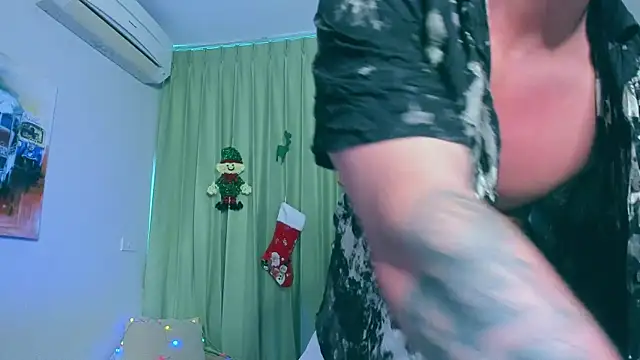 Snapshot of Samuel_Andrew chatting on 12/21/24, 03:14 Samuel Andrew online show from 12/21/24, 03:14