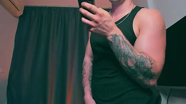 Snapshot of Samuel_Andrew chatting on 03/14/25, 12:40 Samuel Andrew online show from 03/14/25, 12:40