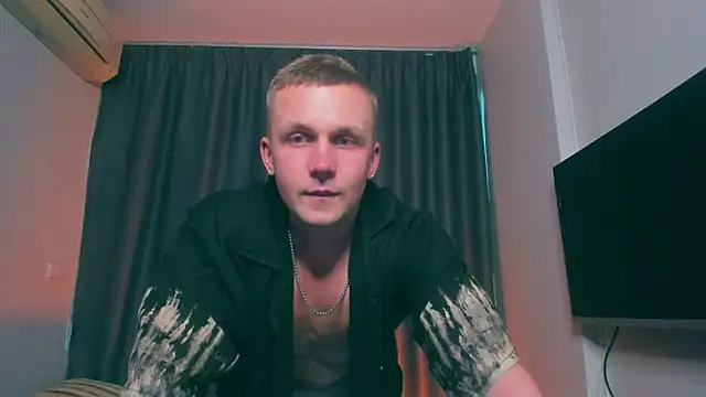 Snapshot of Samuel_Andrew chatting on 03/16/25, 11:27 Samuel Andrew online show from 03/16/25, 11:27