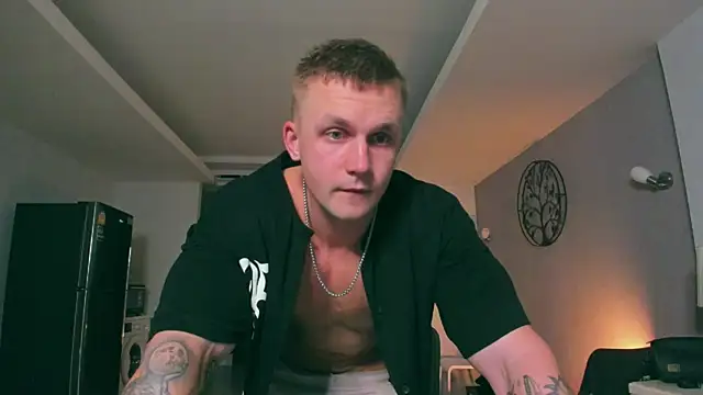 Snapshot of Samuel_Andrew chatting on 09/19/25, 03:41 Samuel Andrew online show from 09/19/25, 03:41