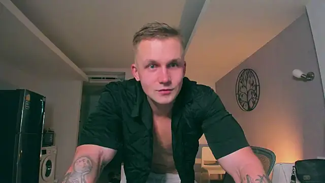 Snapshot of Samuel_Andrew chatting on 09/27/25, 03:22 Samuel Andrew online show from 09/27/25, 03:22