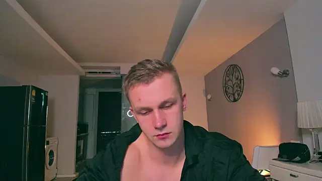 Snapshot of Samuel_Andrew chatting on 10/10/25, 04:44 Samuel Andrew online show from 10/10/25, 04:44