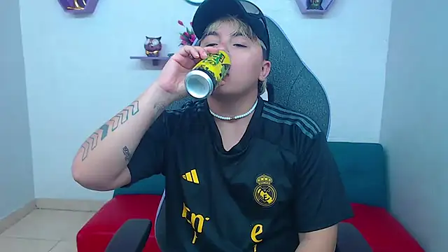 isabeautyx19 online show from 02/04/25, 01:34