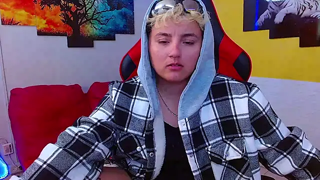 isabeautyx19 online show from 02/13/25, 02:56