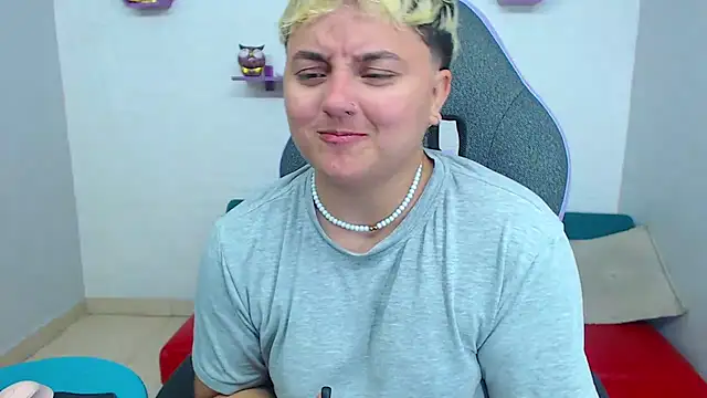 isabeautyx19 online show from 02/22/25, 02:06