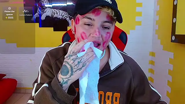 isabeautyx19 online show from 03/13/25, 01:32