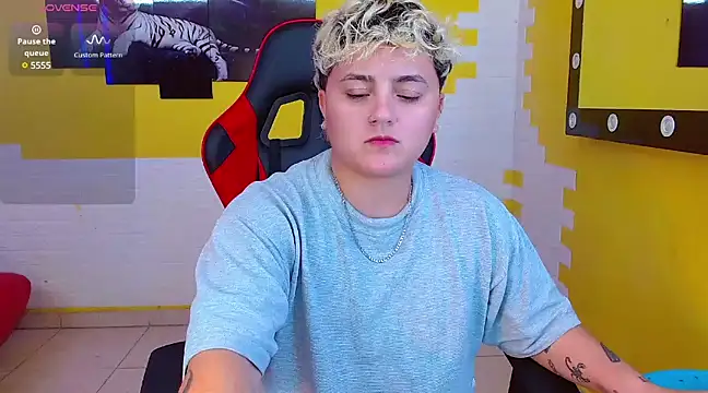 isabeautyx19 online show from 03/23/25, 03:54