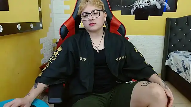 isabeautyx19 online show from 09/10/25, 02:11