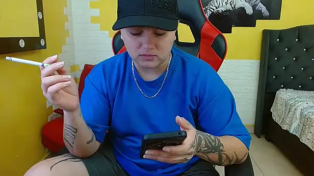 isabeautyx19 online show from 09/24/25, 01:42