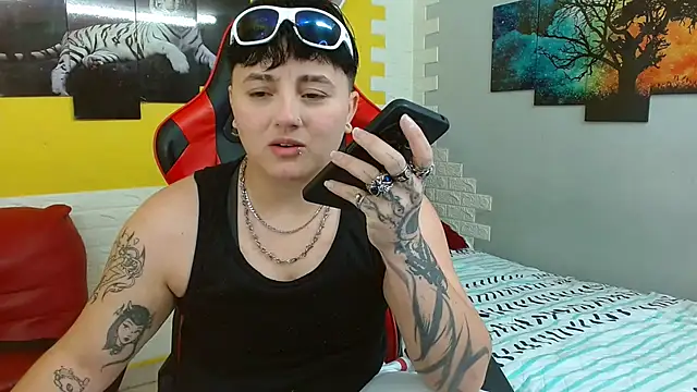 isabeautyx19 online show from 10/27/25, 03:10