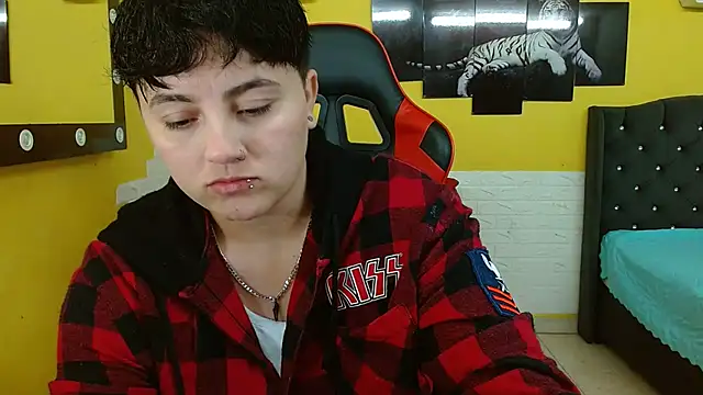 isabeautyx19 online show from 11/12/25, 03:18