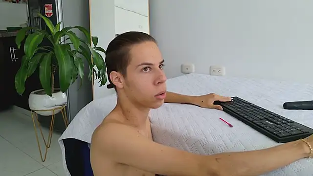 grey   27 online show from 03/13/25, 06:34